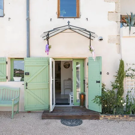 Cocon De Morgon Bed & Breakfast *